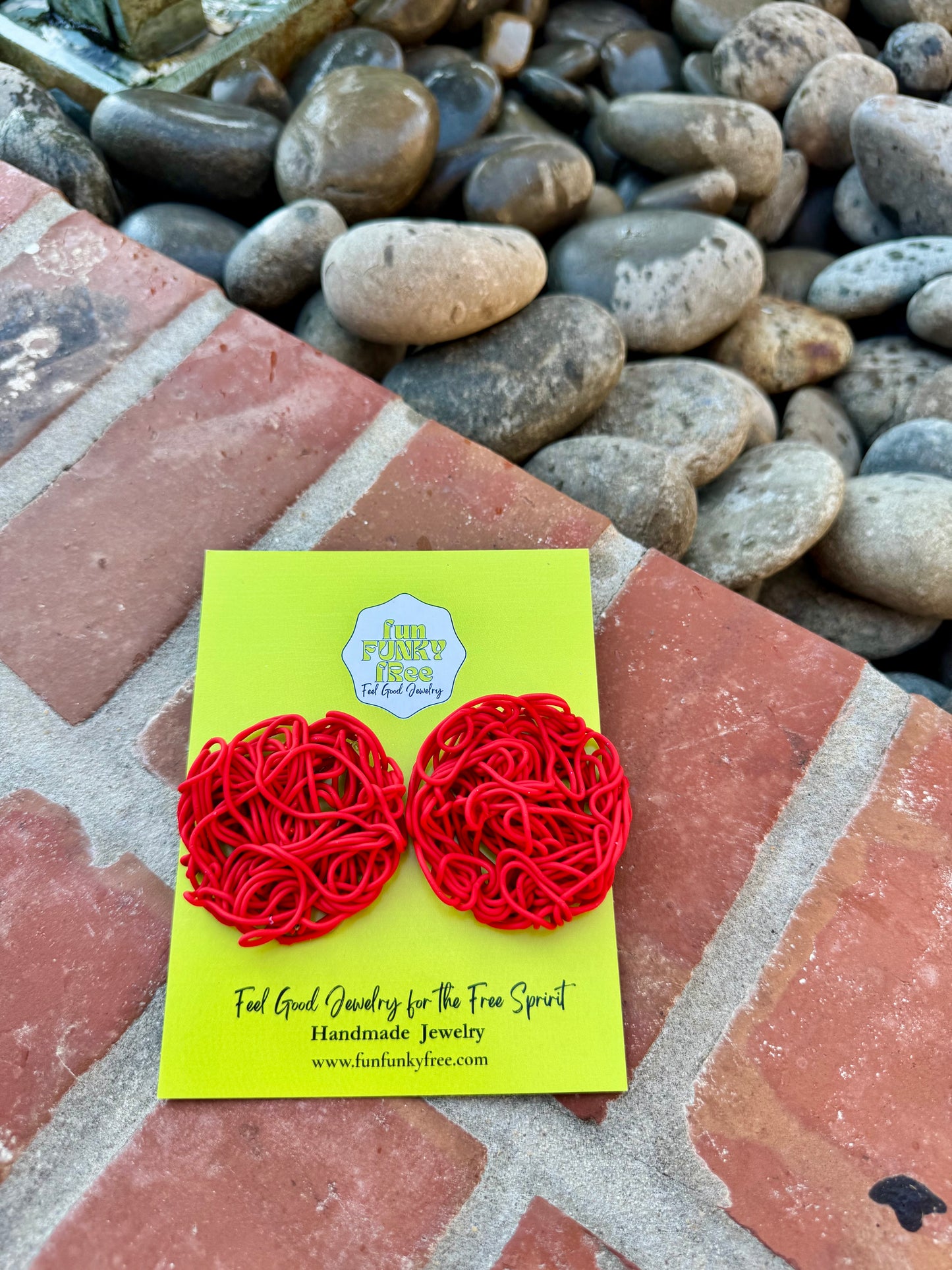 Small Tumble Studs-Red