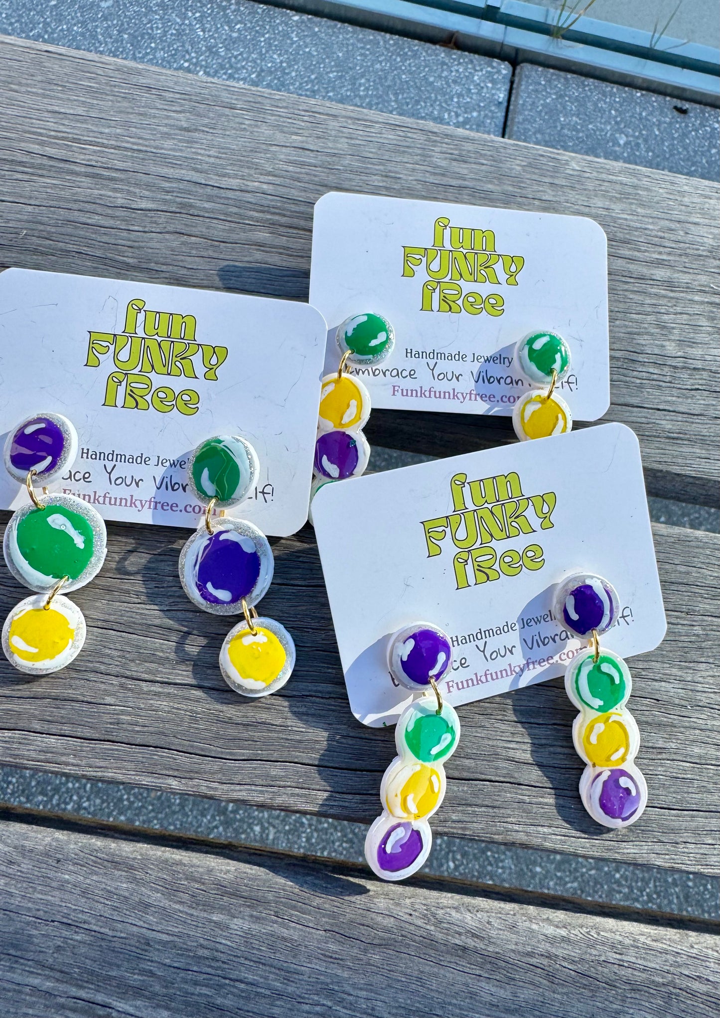FUN Mardi Gras Beads medium