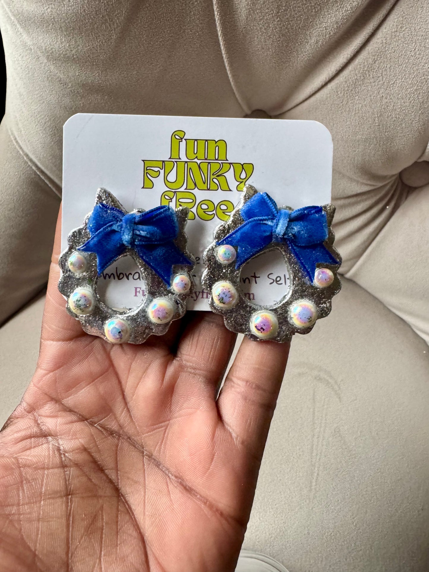 Funky Wreath - Silver/Blue Bow